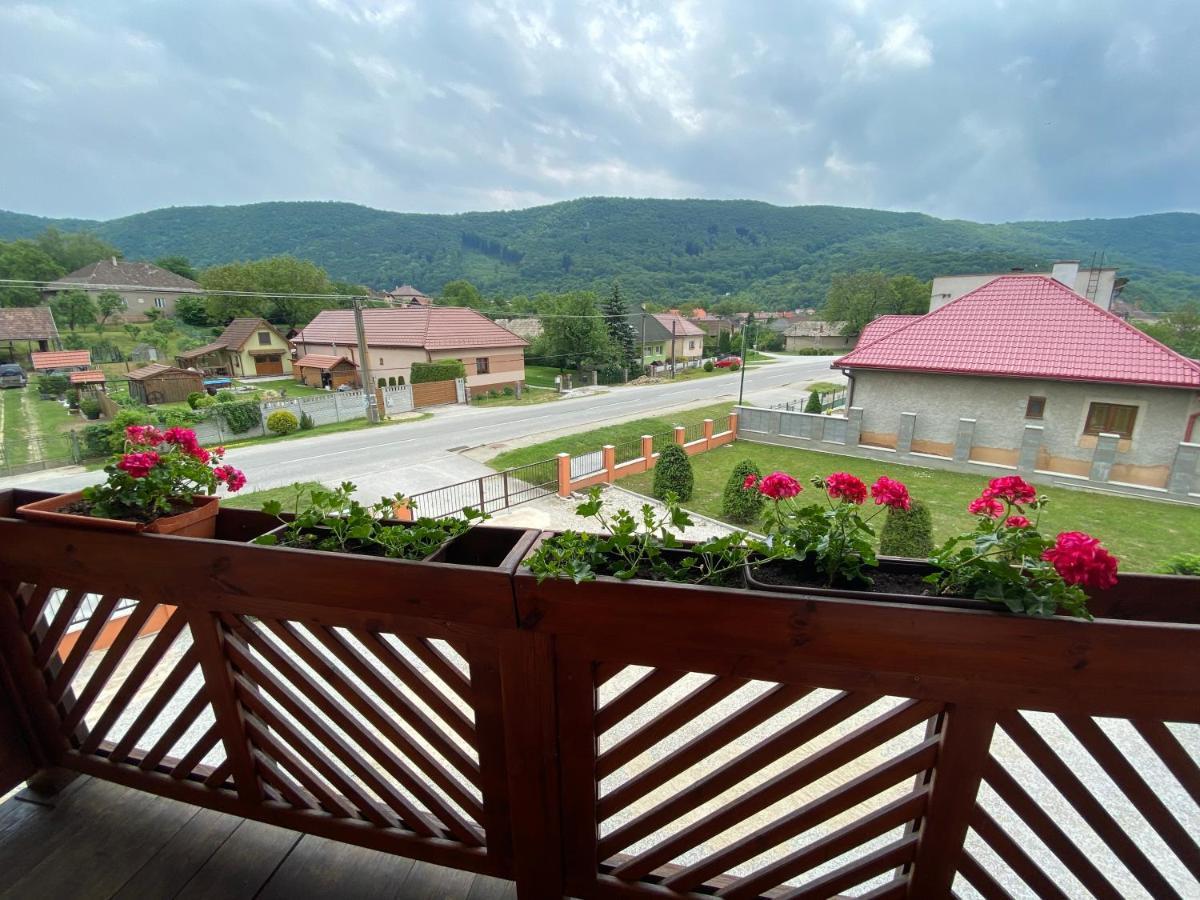 Penzion Zuzka Krasnohorska Dlha Luka Exterior foto